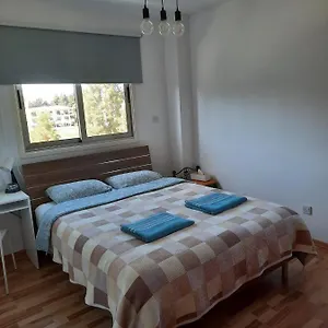 Habitación en casa particular Private In Shared Near Airport - 24 Hour Shuttle Service, Lárnaca